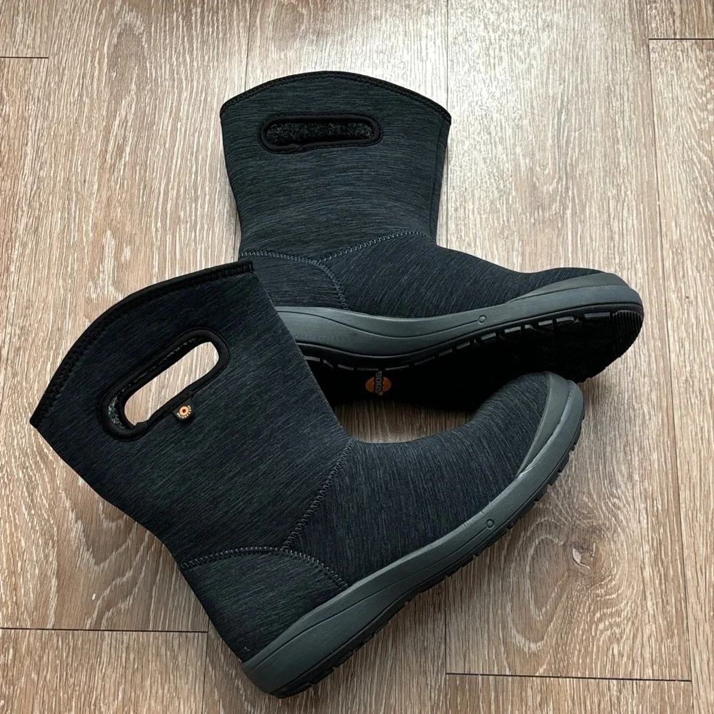 Women’s Bogs Charlie mid boot, size 8, black/gray, waterproof & fleece lined